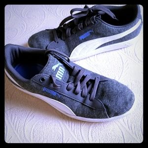 PUMA - 8.5 soft foam Gray & white w Carolina blue